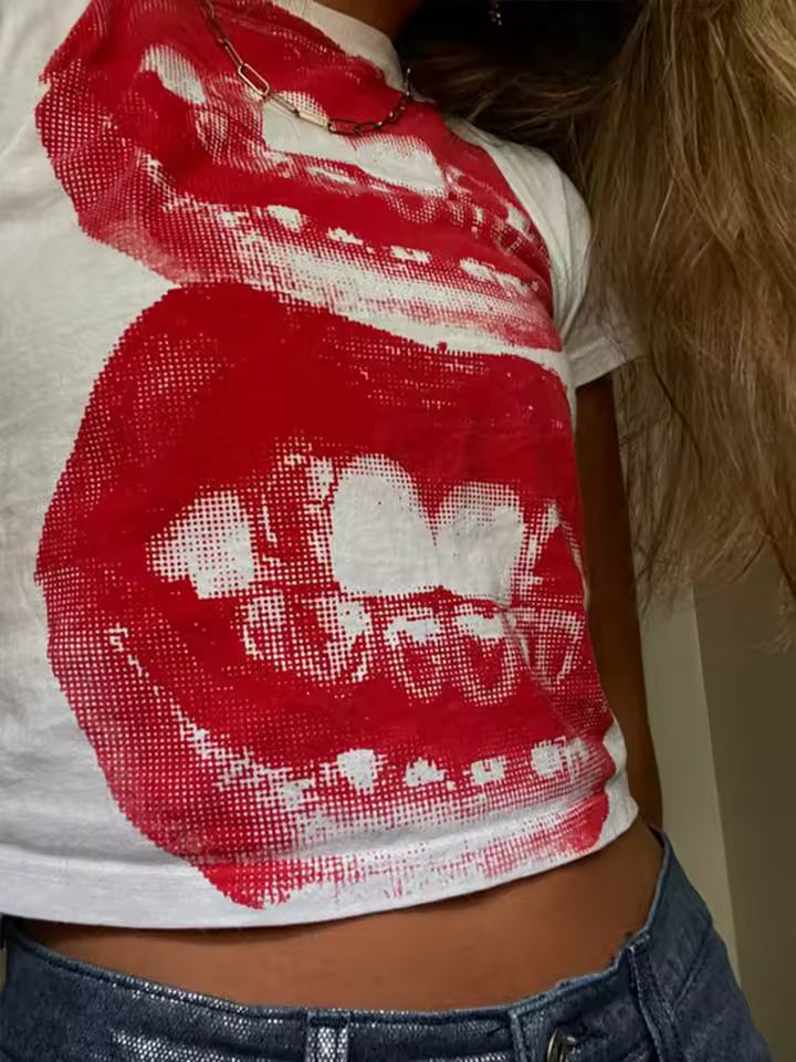 Lips Crop Tee - Streetwear Boulevard