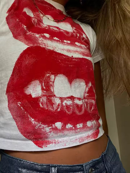 Lips Crop Tee - Streetwear Boulevard